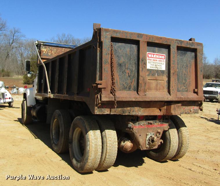 image for item DC4326 1989 Ford LT9000 dump truck