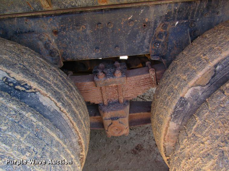 image for item DC4326 1989 Ford LT9000 dump truck