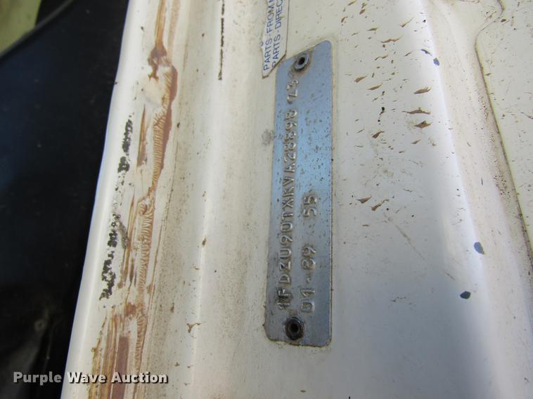 image for item DC4326 1989 Ford LT9000 dump truck