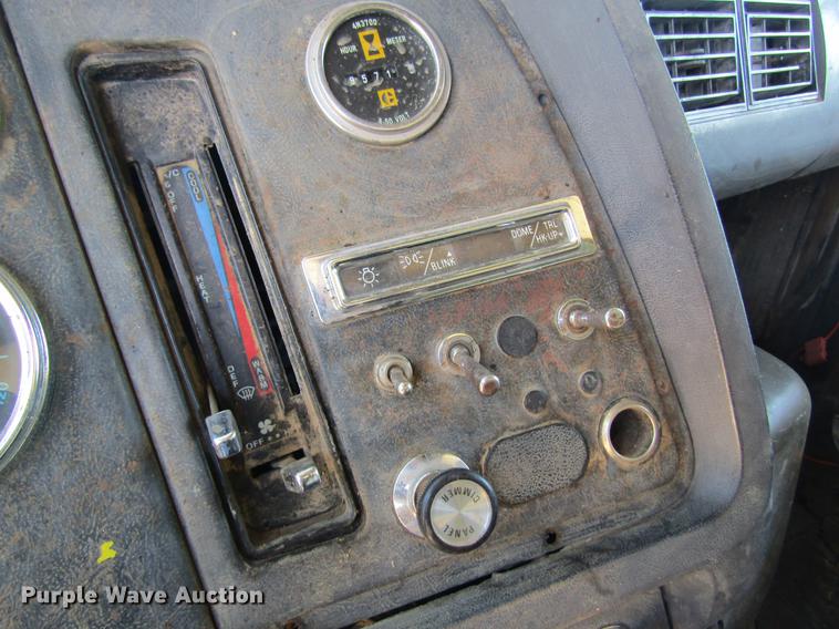 image for item DC4326 1989 Ford LT9000 dump truck