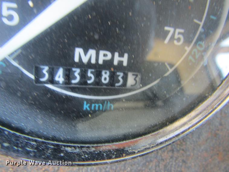 image for item DC4326 1989 Ford LT9000 dump truck