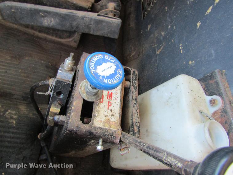 image for item DC4326 1989 Ford LT9000 dump truck