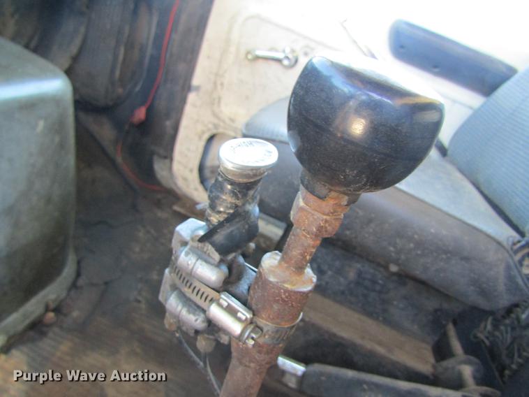 image for item DC4326 1989 Ford LT9000 dump truck