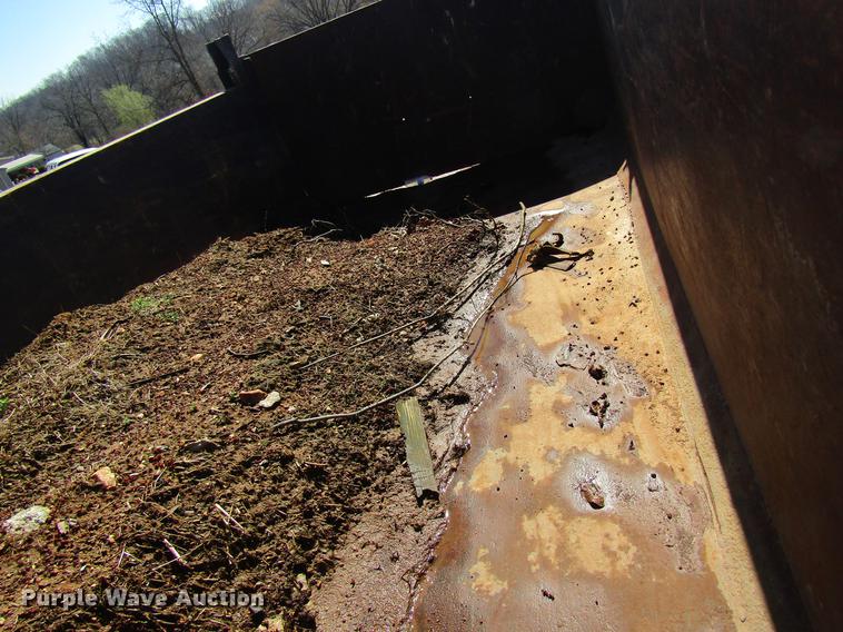 image for item DC4326 1989 Ford LT9000 dump truck