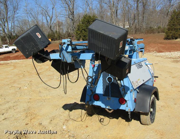 image for item DC4329 2008 Genie TML-4000N light plant