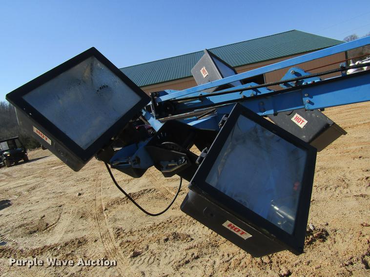 image for item DC4329 2008 Genie TML-4000N light plant