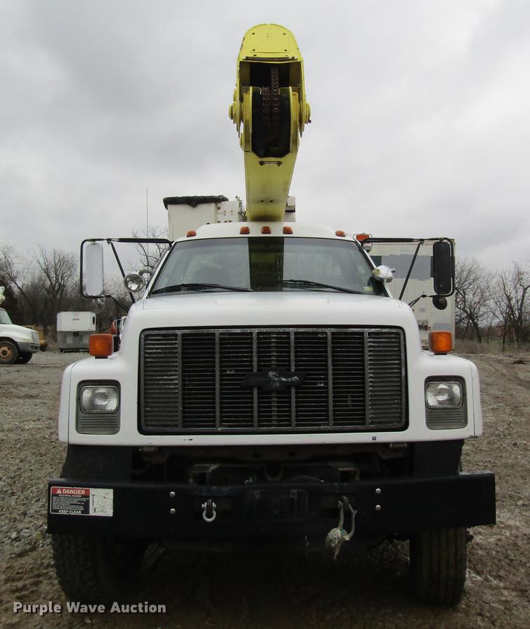 image for item DC4331 2001 Chevrolet C7500 bucket truck