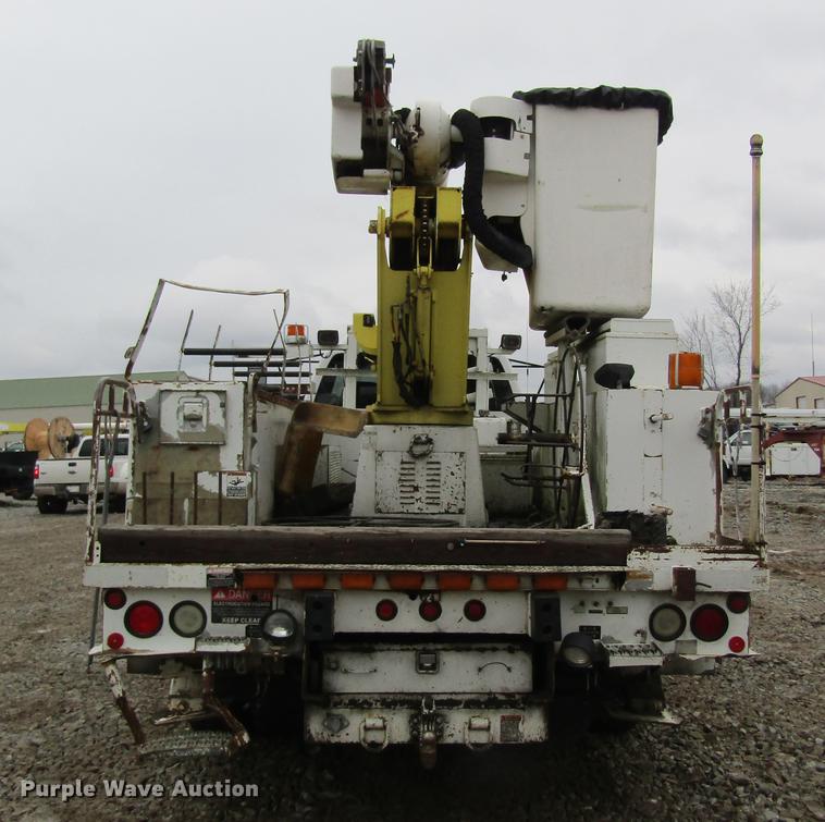 image for item DC4331 2001 Chevrolet C7500 bucket truck