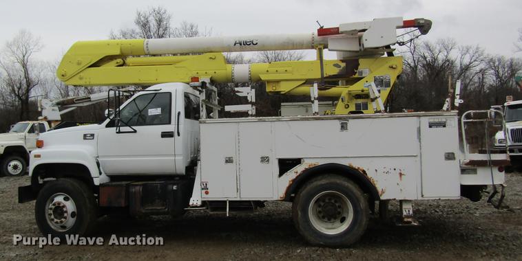 image for item DC4331 2001 Chevrolet C7500 bucket truck