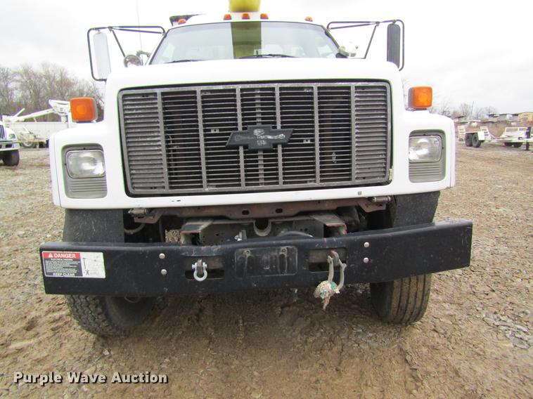 image for item DC4331 2001 Chevrolet C7500 bucket truck