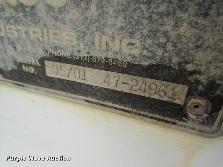 image for item DC4331 2001 Chevrolet C7500 bucket truck