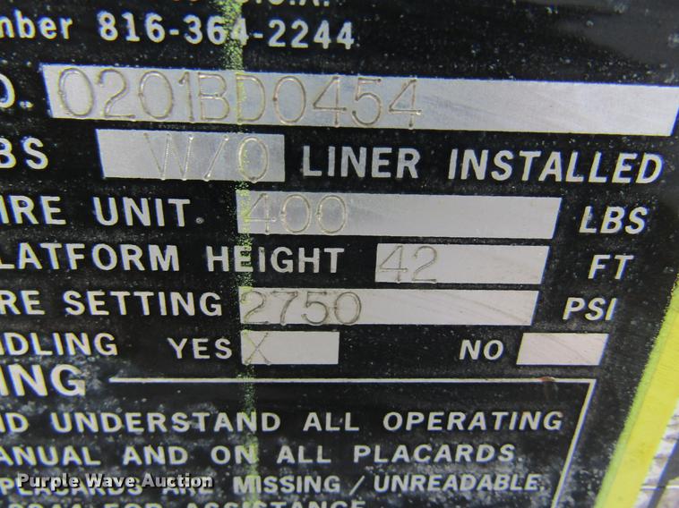 image for item DC4331 2001 Chevrolet C7500 bucket truck