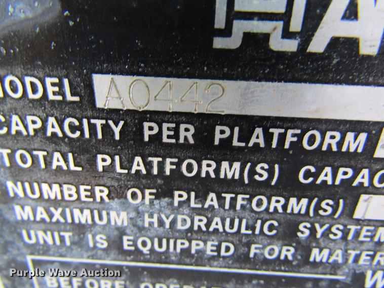 image for item DC4331 2001 Chevrolet C7500 bucket truck