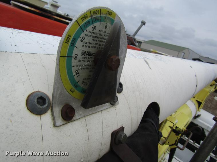 image for item DC4331 2001 Chevrolet C7500 bucket truck