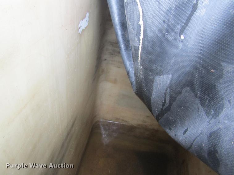 image for item DC4331 2001 Chevrolet C7500 bucket truck