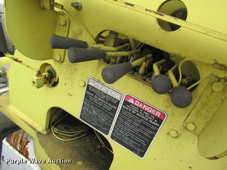 image for item DC4331 2001 Chevrolet C7500 bucket truck