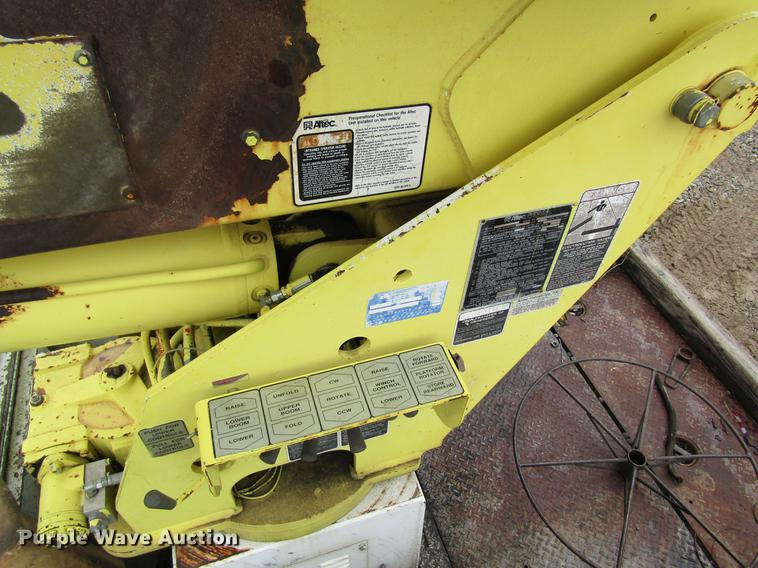 image for item DC4331 2001 Chevrolet C7500 bucket truck