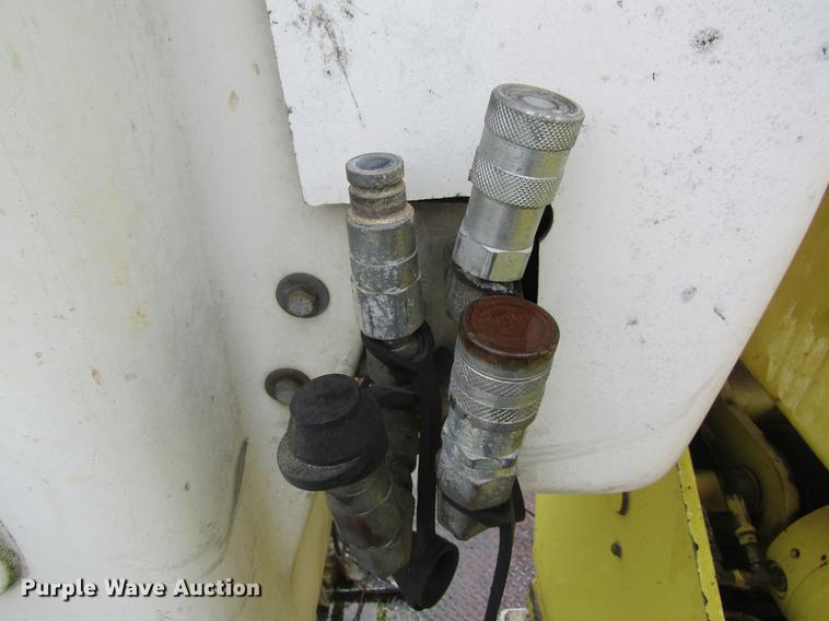 image for item DC4331 2001 Chevrolet C7500 bucket truck