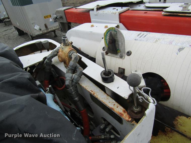 image for item DC4331 2001 Chevrolet C7500 bucket truck