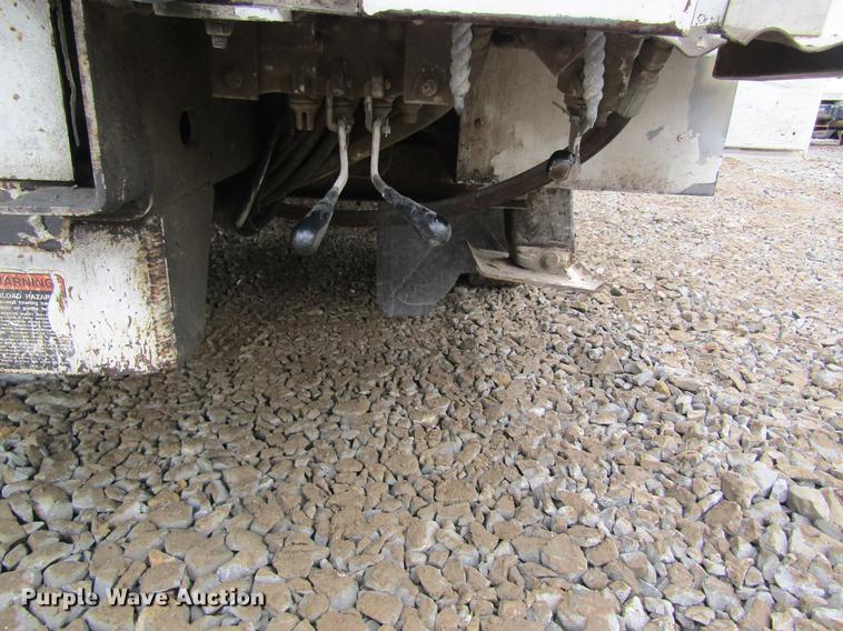 image for item DC4331 2001 Chevrolet C7500 bucket truck