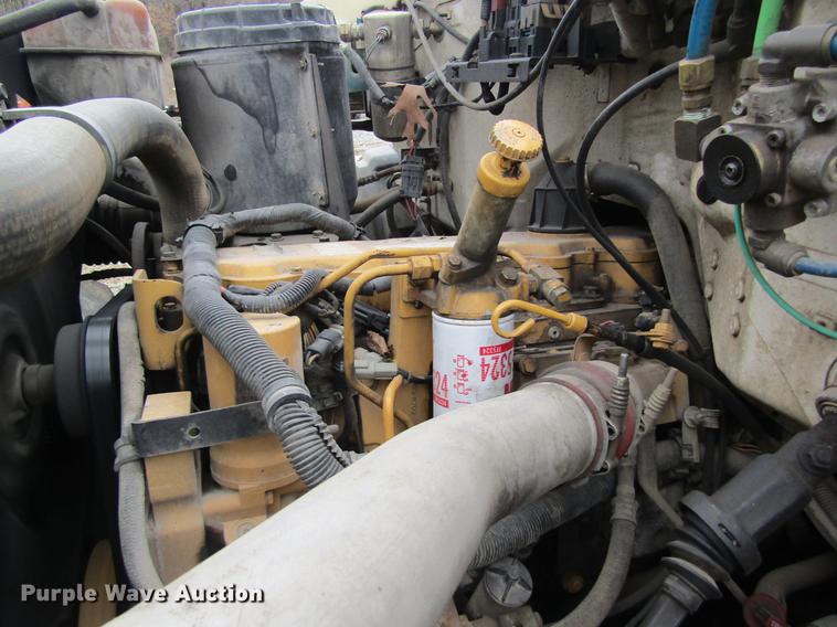 image for item DC4331 2001 Chevrolet C7500 bucket truck