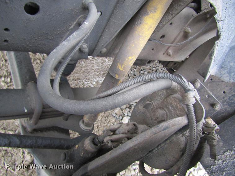 image for item DC4331 2001 Chevrolet C7500 bucket truck