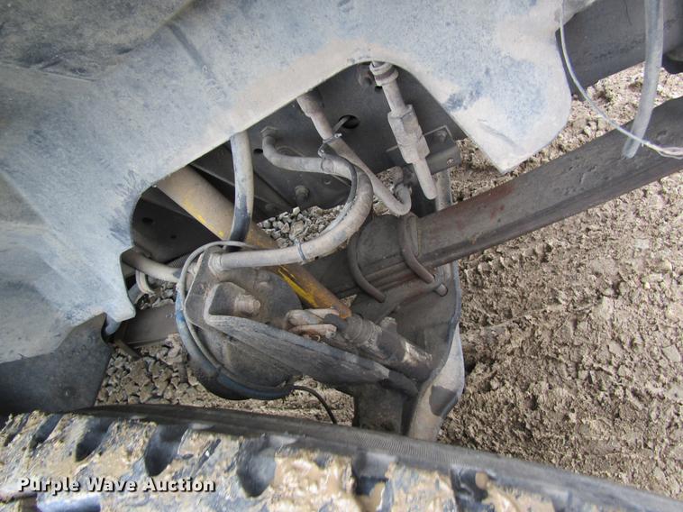 image for item DC4331 2001 Chevrolet C7500 bucket truck