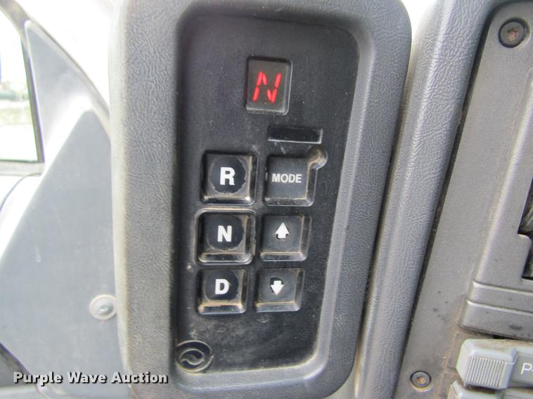 image for item DC4331 2001 Chevrolet C7500 bucket truck