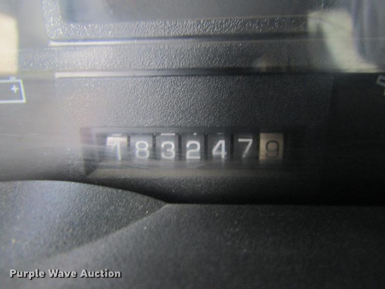 image for item DC4331 2001 Chevrolet C7500 bucket truck