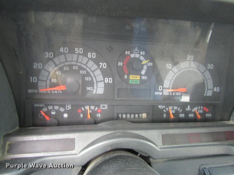 image for item DC4331 2001 Chevrolet C7500 bucket truck