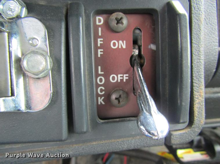 image for item DC4331 2001 Chevrolet C7500 bucket truck