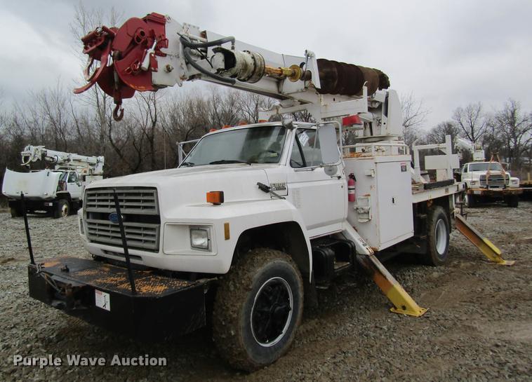 image for item DC4332 1993 Ford F800 digger derrick truck