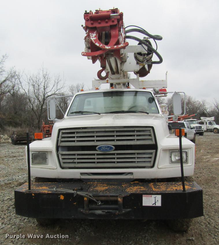 image for item DC4332 1993 Ford F800 digger derrick truck