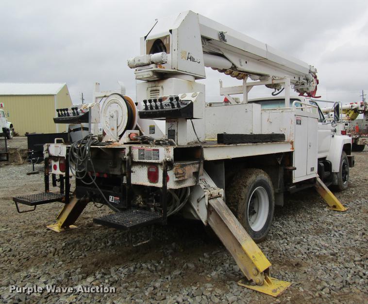 image for item DC4332 1993 Ford F800 digger derrick truck