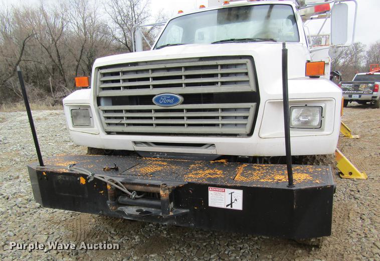 image for item DC4332 1993 Ford F800 digger derrick truck