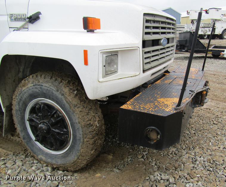 image for item DC4332 1993 Ford F800 digger derrick truck