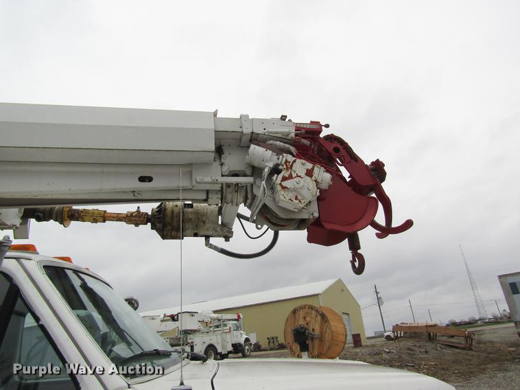 image for item DC4332 1993 Ford F800 digger derrick truck