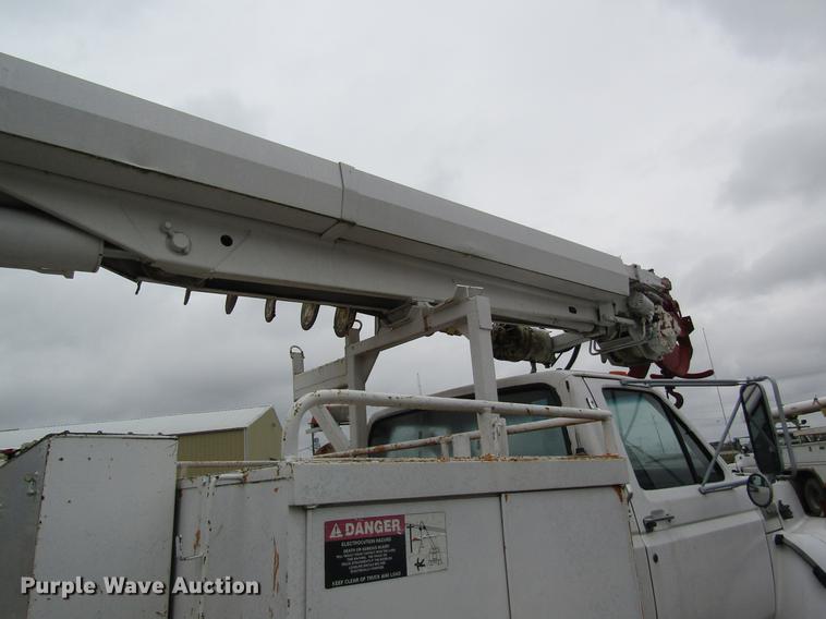 image for item DC4332 1993 Ford F800 digger derrick truck