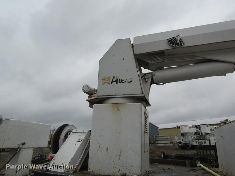 image for item DC4332 1993 Ford F800 digger derrick truck