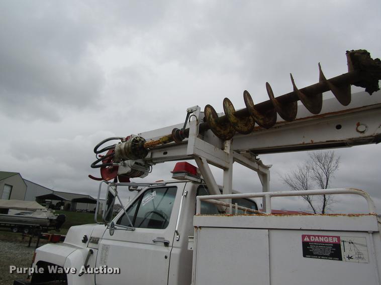 image for item DC4332 1993 Ford F800 digger derrick truck