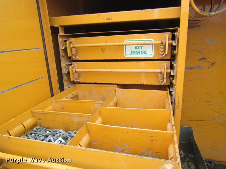 image for item DC4332 1993 Ford F800 digger derrick truck