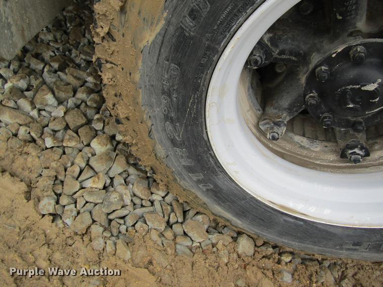 image for item DC4332 1993 Ford F800 digger derrick truck