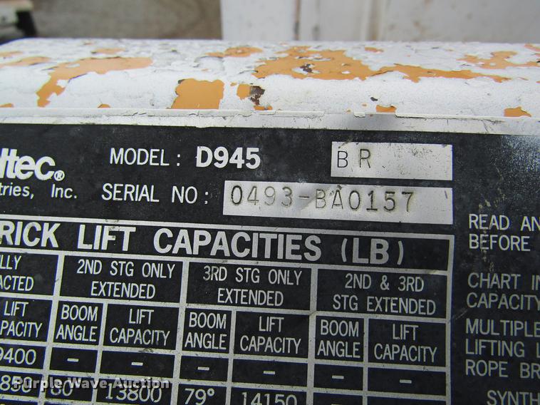 image for item DC4332 1993 Ford F800 digger derrick truck