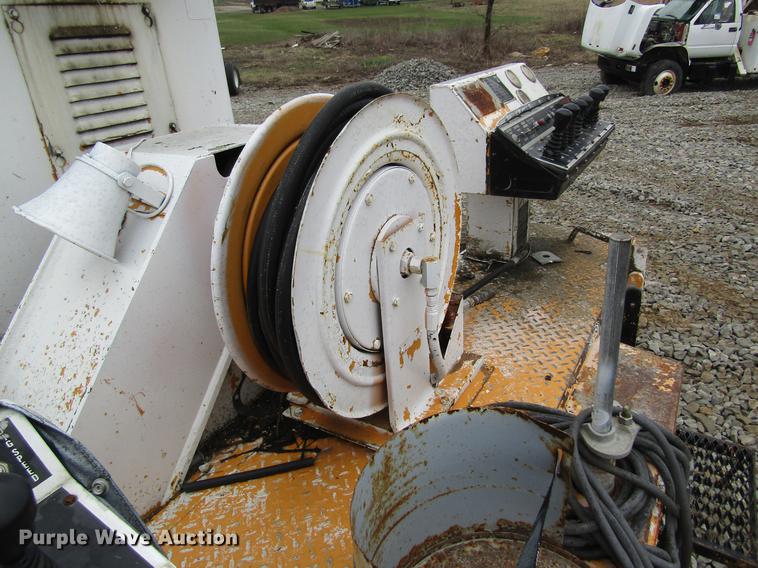 image for item DC4332 1993 Ford F800 digger derrick truck