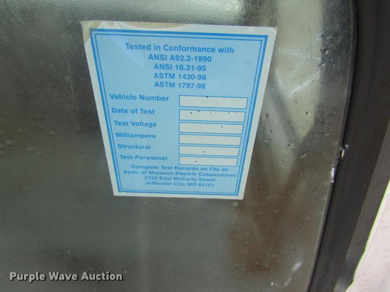 image for item DC4332 1993 Ford F800 digger derrick truck