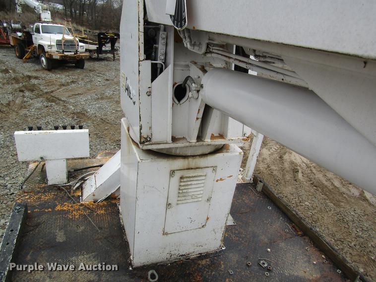 image for item DC4332 1993 Ford F800 digger derrick truck