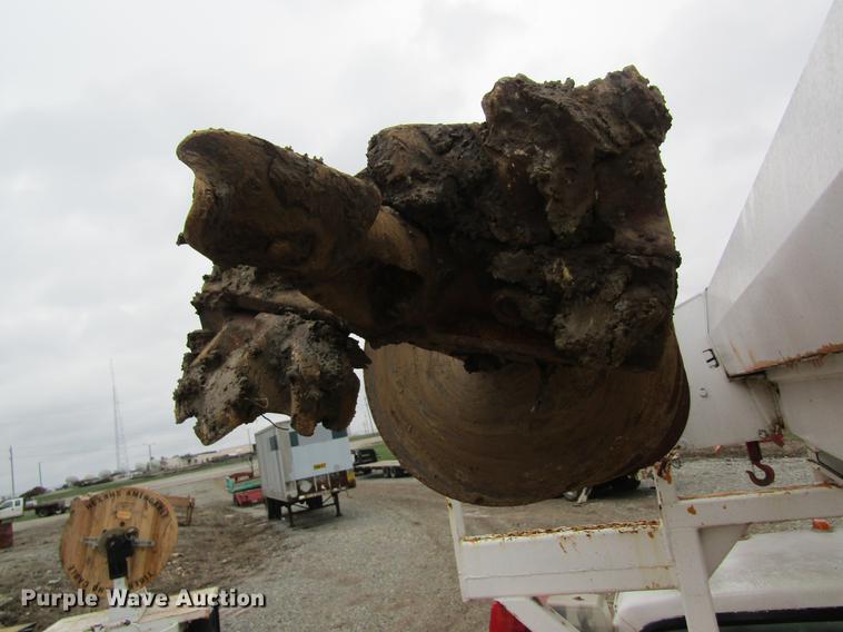 image for item DC4332 1993 Ford F800 digger derrick truck