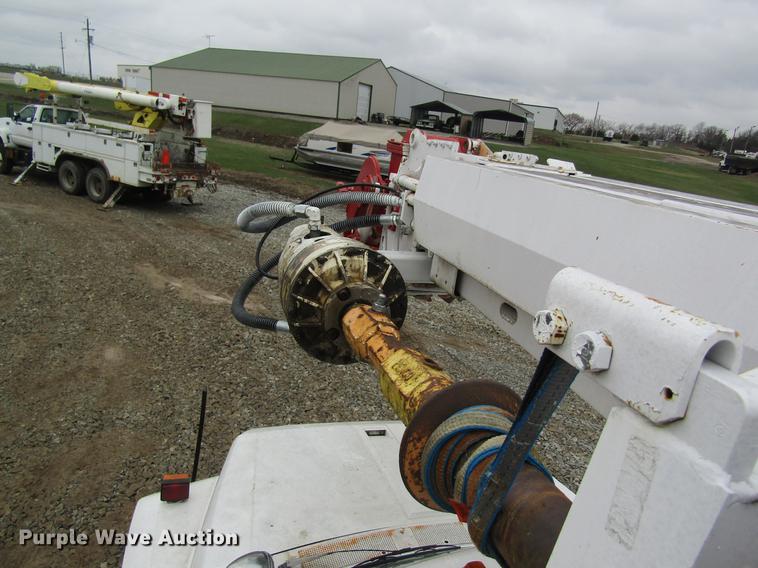 image for item DC4332 1993 Ford F800 digger derrick truck