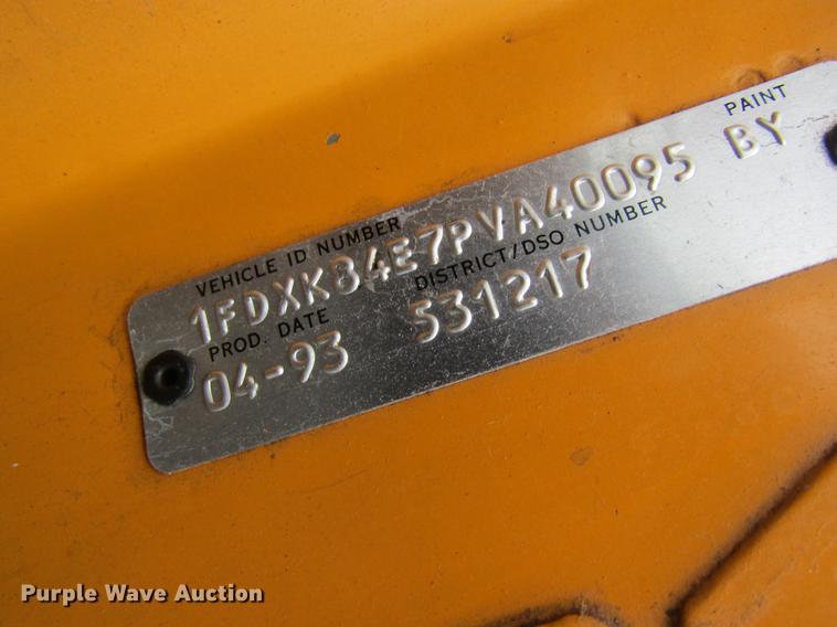 image for item DC4332 1993 Ford F800 digger derrick truck