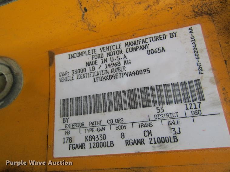 image for item DC4332 1993 Ford F800 digger derrick truck